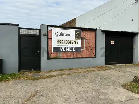 Casa Berisso a Reciclar en 12 e/ Montevideo y 168 – Lote 8,66x42,41 – 366 m²