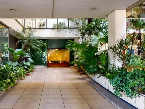 Venta - Piso de categoría en Av. Alcorta, Palermo - Mario Roberto Álvarez - Amplio y luminoso