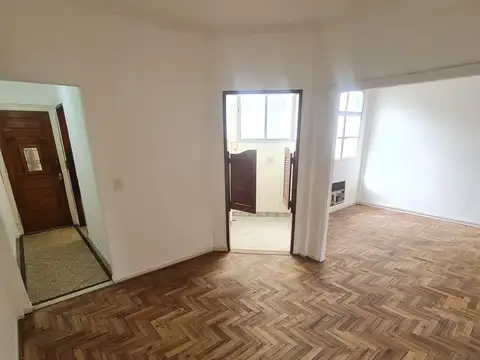 DPTO 4 AMBIENTES, CALLE SARMIENTO 2344 (BARRIO ONCE)