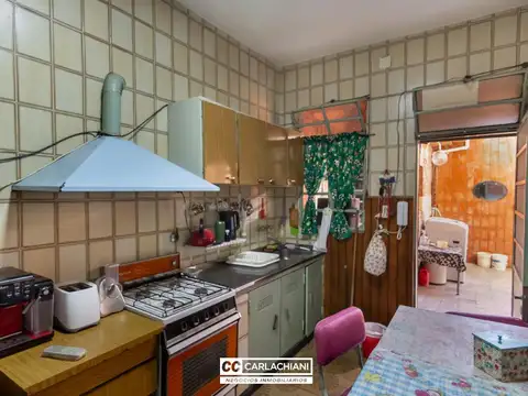Casa en Alquiler con 2 cocheras