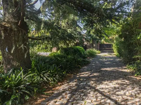 EXCELENTE CASA EN LA MEJOR ZONA DE LA HORQUETA