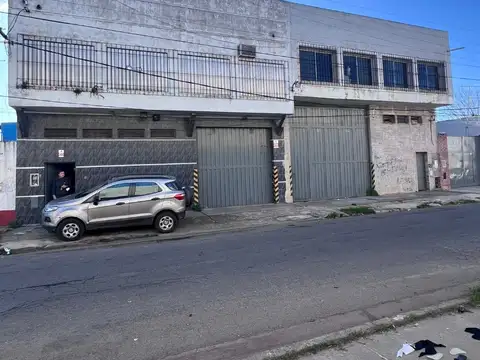 GALPON EMPLAZADO EN DOS LOTES DE TERRENO