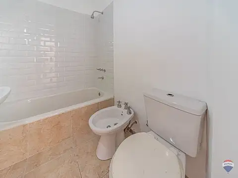 VENTA DEPARTAMENTO 3 AMBIENTES CON PATIO