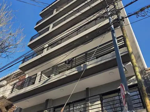 Local venta en Roseti 722 Colegiales pozo, apto gastronomía, cafetería, 205 mts