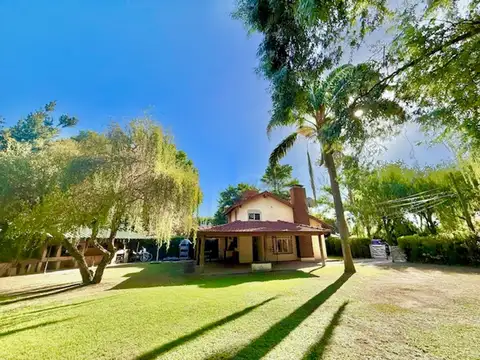 VENTA DE CASA CON PISCINA EN SAN MIGUEL DEL MONTE