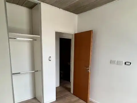 Depto Tipo Casa 4 ambientes con 2 baños