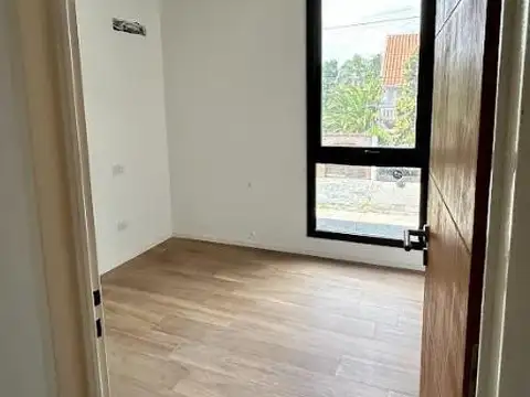 Depto Tipo Casa en Venta en Ituzaingo, USD 220.000