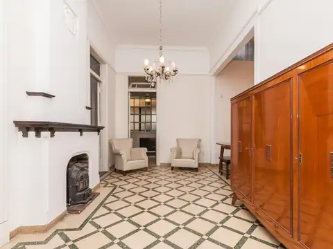 25 de Mayo e/ Vicente López y Dorrego n 487 PB