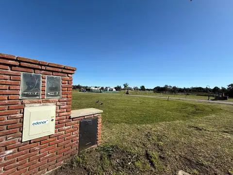 Lote en venta en barrio privado Casonas del Haras