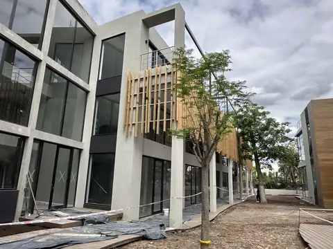 Local en Alquiler en Bella Vista, USD 2.300