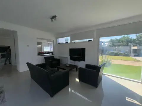 Casa en Venta en Costa Esmeralda, USD 290.000