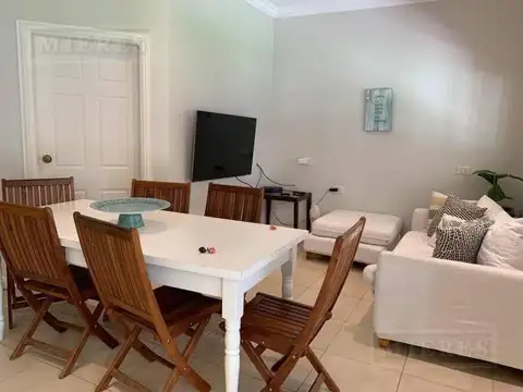 Casa 8 ambientes con 7 baños