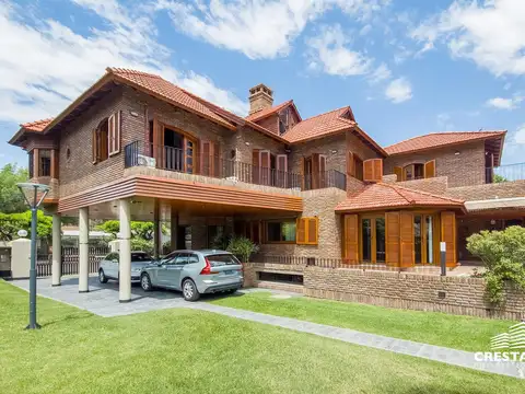 Venta  / permuta | Casa de 4 dormitorios con jardín y piscina | Rosario sur