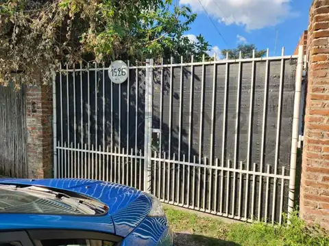 Casa de 2  dormitorios en venta en Los Hornos