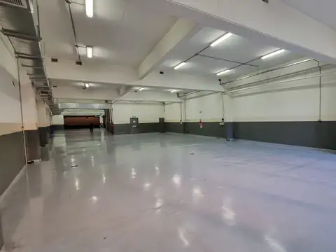 Galpon en Venta 84  mts Fondo
