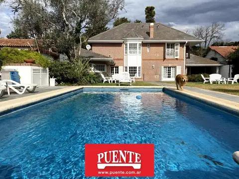 Importante Chalet en Venta en Monte Grande sobre lote de 1400 m2