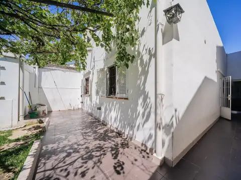 Casa Refacc. Beccar 4 Amb Jardín Galería Cochera.