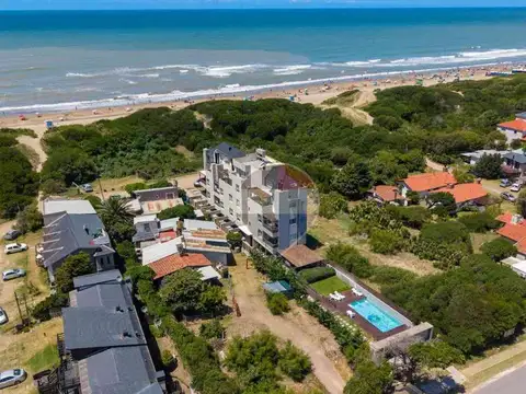 DEPARTAMENTO EN VENTA OSTENDE VISTA AL MAR COCHERA