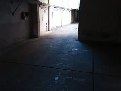 cochera en venta muy bien ubicada para un auto mediano