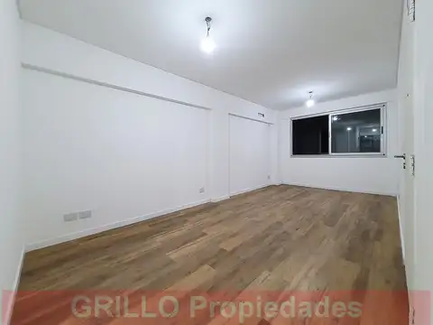 Av. Álvarez Thomas 875. Departamento monoambiente. Pileta, Solarium, Laundry.