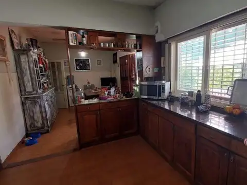 Casa 7 ambientes con 3 baños