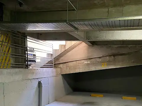 Oficina en Alquiler con 1 cochera