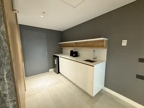 Oficina en Alquiler con 1 cochera