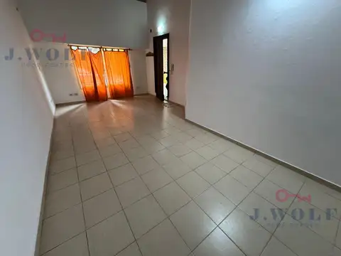 Depto Tipo Casa en Alquiler de 3 ambientes