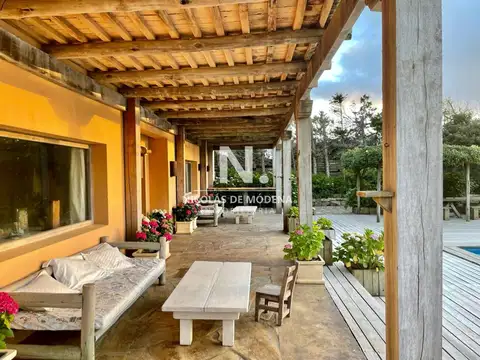 Casa en Venta en Punta Piedras, USD 1.900.000