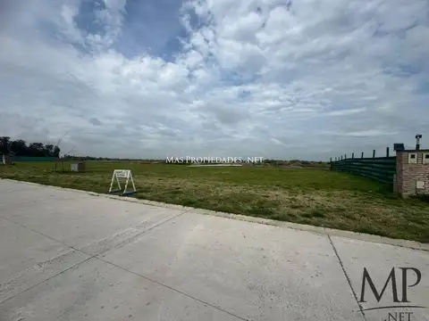 Terreno en Venta 20  mts Fondo