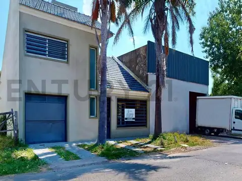 VENTA DE CASA - 4 DORMITORIOS