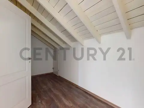 VENTA DE CASA - 4 DORMITORIOS