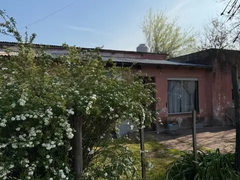 Casa 3 ambientes con 1 baño