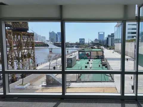 Oficina en Alquiler con 15 cocheras