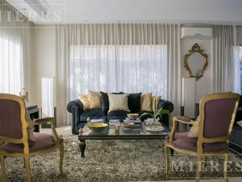 Casa 8 ambientes con 3 baños