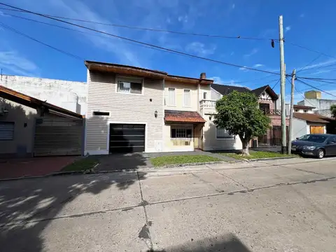 Casa - Venta - Argentina, Ramos Mejía - ESQUIU, FRAY M. 526