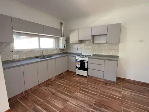 Casa en Venta con 4 cocheras