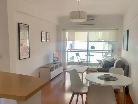 Paraguay 3400, Piso 8