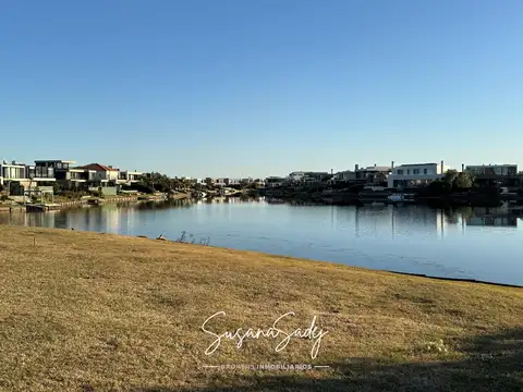 Terreno en Venta de 911,0 m2