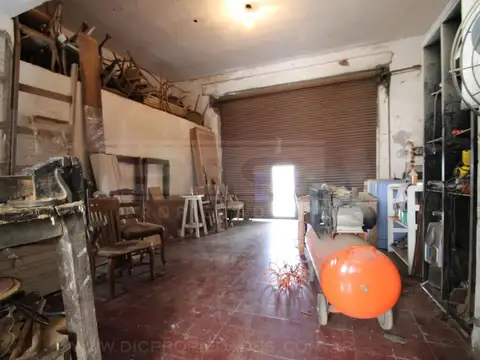 Av. Peron 29, entre Colón y Las Heras