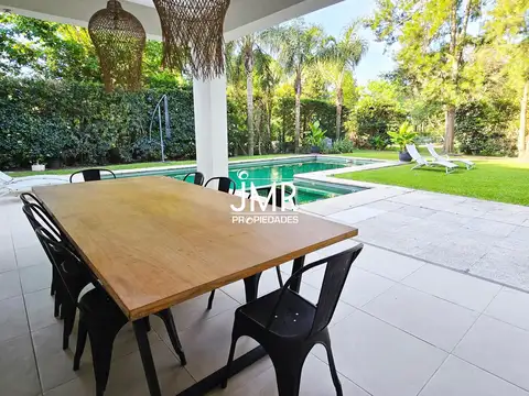 Casa Venta 4 Dormitorios. Escritorio Lote de 800 m2  La Pradera. Pilar