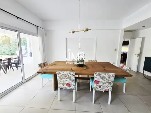 Casa Venta 4 Dormitorios. Escritorio Lote de 800 m2  La Pradera. Pilar