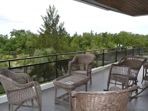 VENTA DEPARTAMENTO 4 AMBIENTES EN MARINAS GOLF