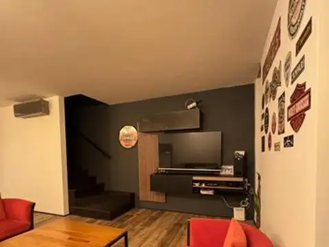 Depto Tipo Casa en Venta con 1 cocheras