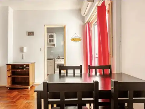 Arcos e/ Núñez y Crisólogo Larralde