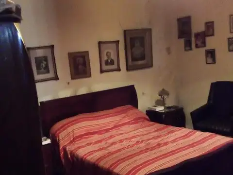 Casa 7 ambientes con 1 baño