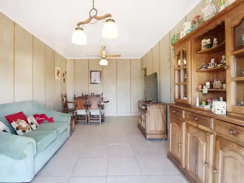 VENTA DEPTO 4 AMBIENTES, COCHERA, FRENTE, LUMINOSO