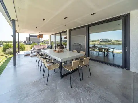 Venta Casa con Vista Abierta a la Laguna y Pileta – El Naudir, Escobar
