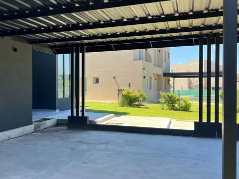 VENTA DE CASA AL GOLF HARAS SANTA MARIA EL TREBOL