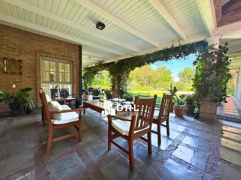 Casa en Venta con 1 cochera